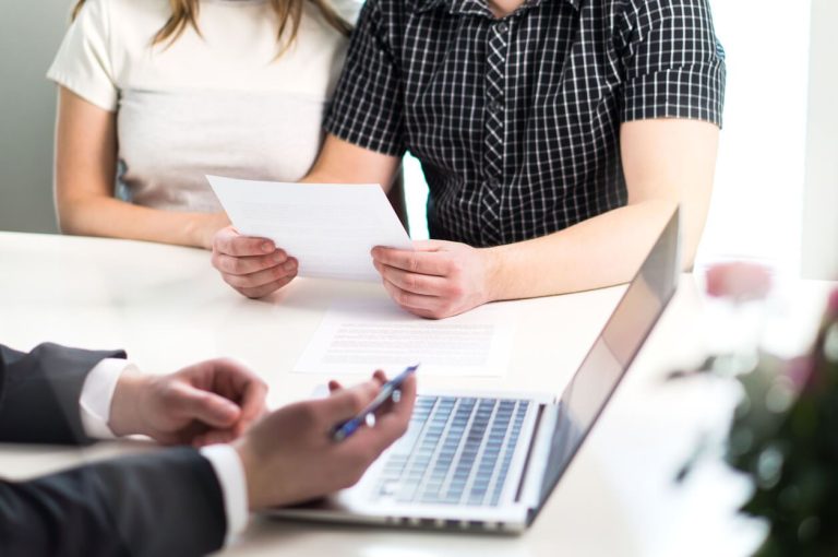 How Strong Online Presence Turns Attention Into Action